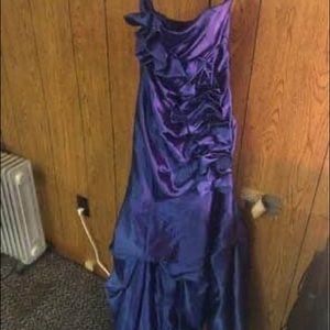 Royal blue prom dress
Size 5
